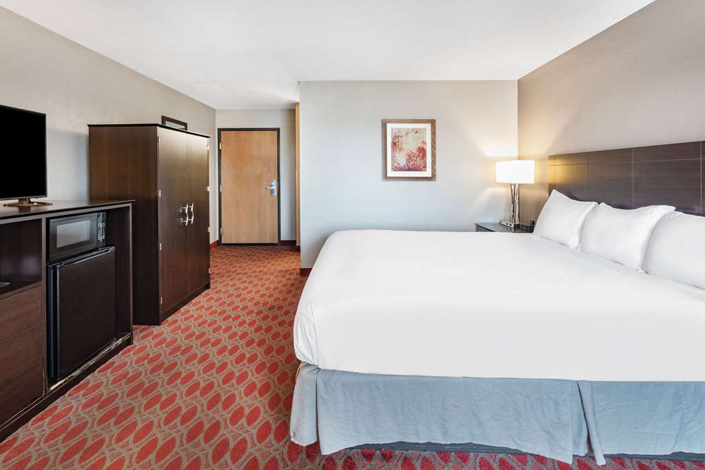 Baymont by Wyndham Brooklyn Center - photo 26