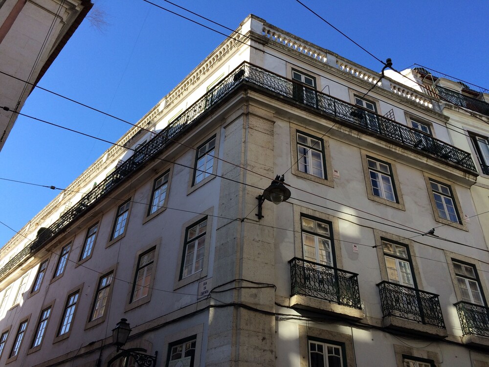 Surf in Chiado Hostel — 4-Star Luxury Hotel in Lisbon, Portugal
