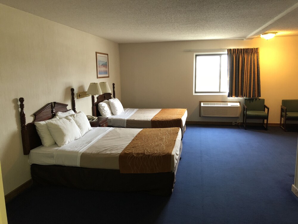 Denison Inn & Suites - photo 20