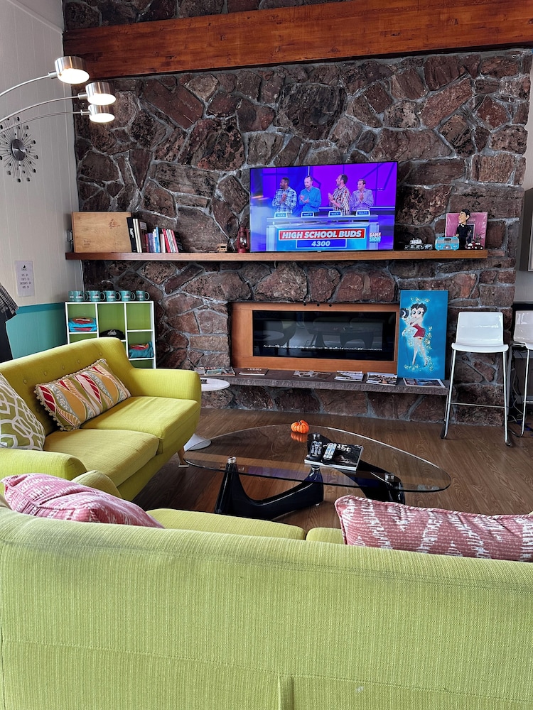 Atomic Motel - photo 10