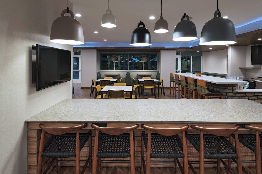 Fairfield Inn & Suites by Marriott Houston Missour - photo 15
