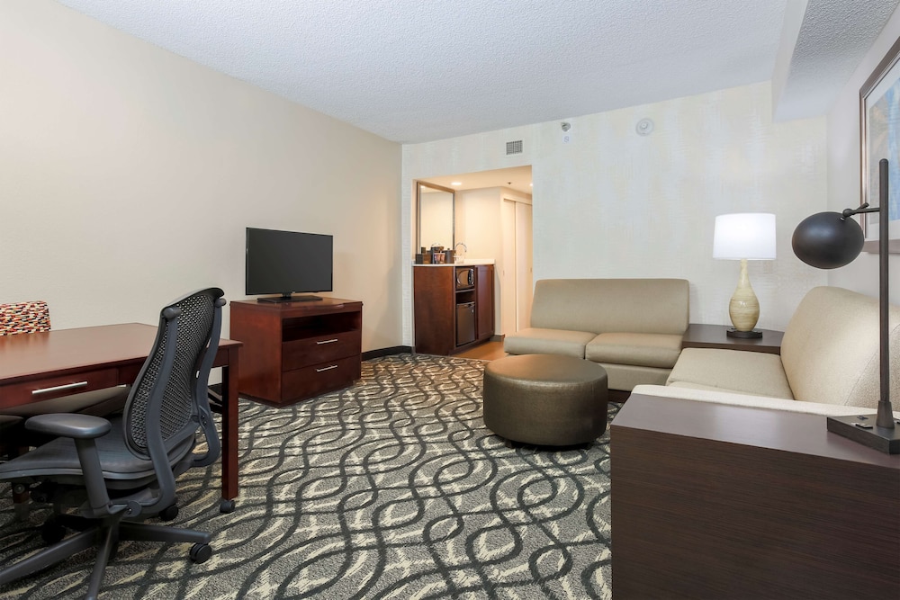 Embassy Suites by Hilton Dallas Love Field - photo 8
