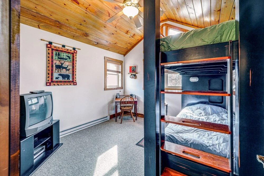 1 Mi to Beech Mtn Ski Resort: Cabin w Fire Pit - photo 26
