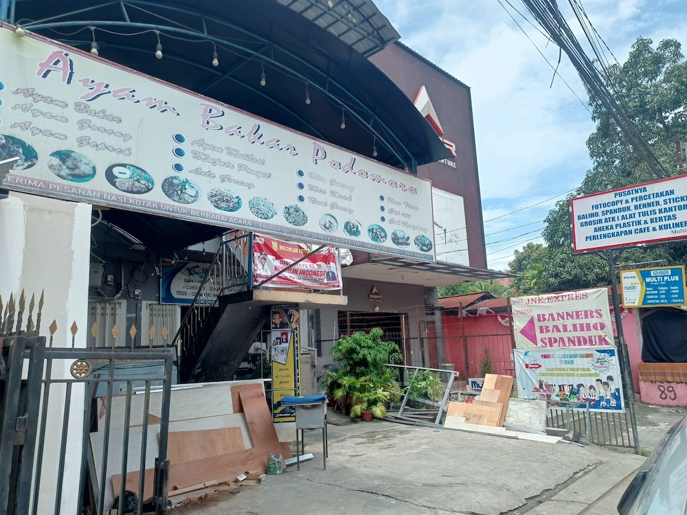 Oyo 93090 Multi Plus Inn in Jayapura, Indonesia