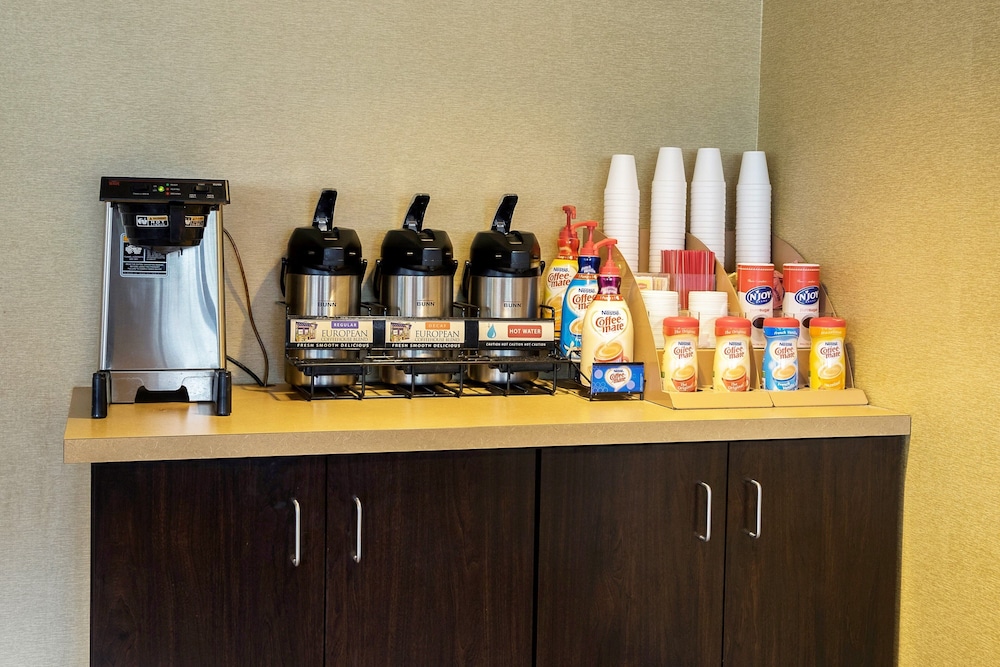 Red Roof Inn PLUS Baltimore Washington DC BWI Airport - photo 3