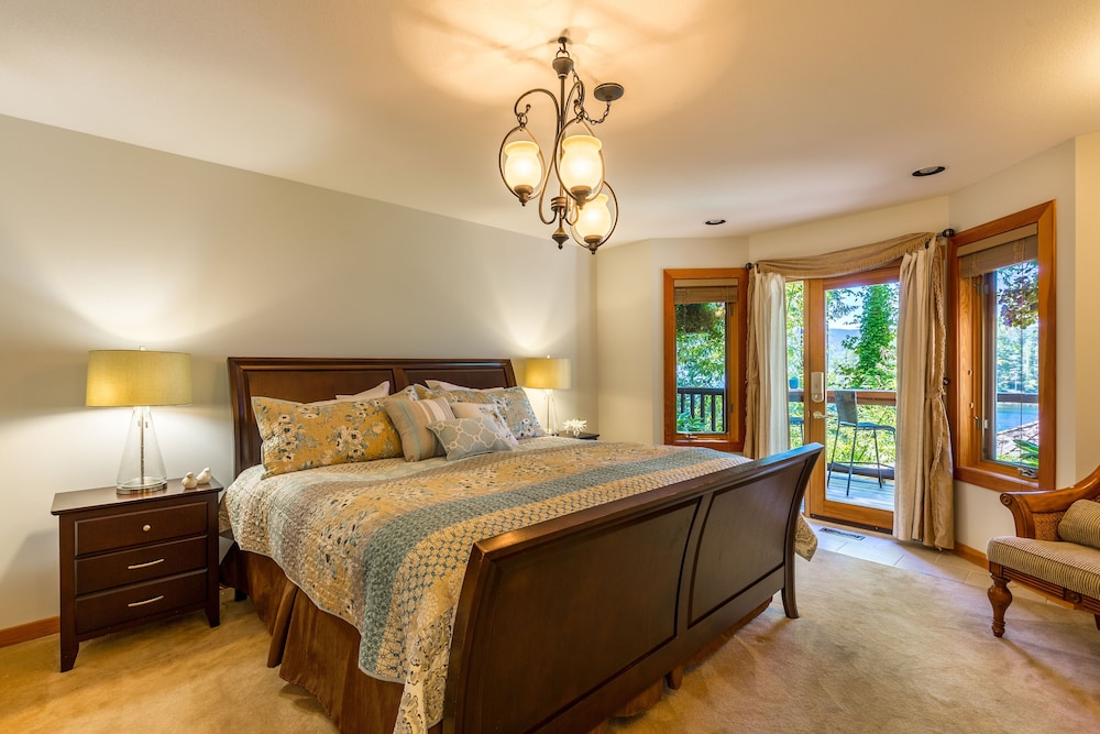 Tranquility Bay Waterfront Inn — Sechelt — photo 5