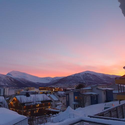 Arctic view Sentral apartment with free parking — 4-Star Luxury Hotel in Tromso, Norway