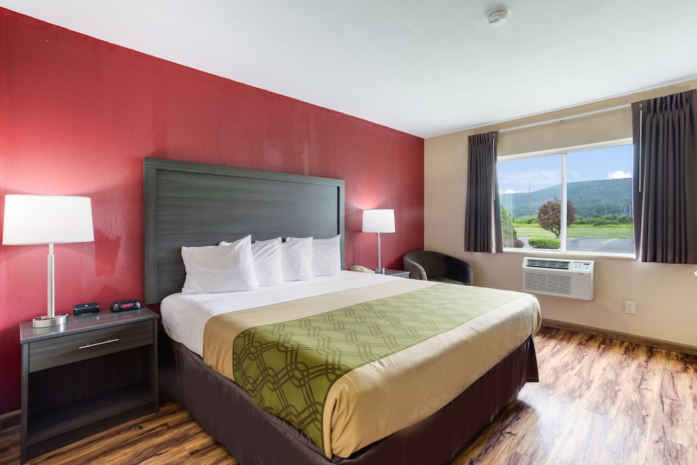 Econo Lodge Painted Post Corning - photo 5