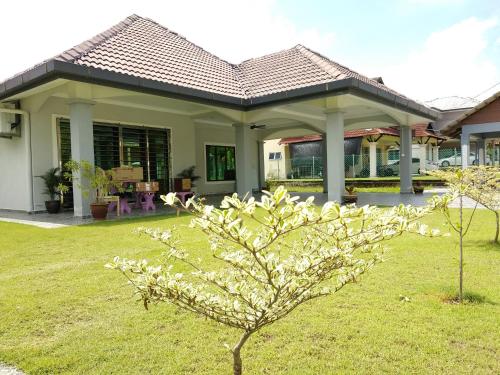 Lot 4 Pd Villa — 4-Star Luxury Hotel in Port Dickson, Malaysia