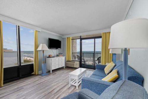 Oceanfront Fresh Reno King Bed Pool Hot Tub Approved Dogs W54 — 4-Star Luxury Hotel in Myrtle Beach, United States