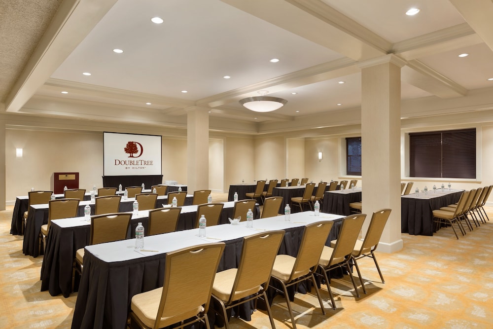 Doubletree by Hilton Somerset Hotel and Conference Center - photo 42