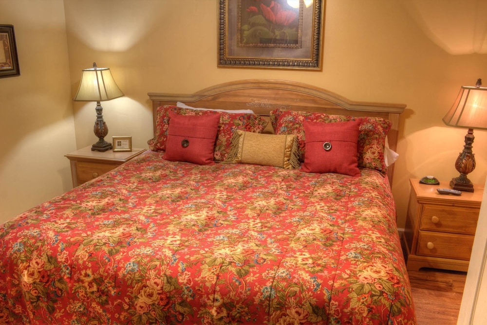 Whispering Pines 141 — 4-Star Luxury Hotel in Pigeon Forge, United States