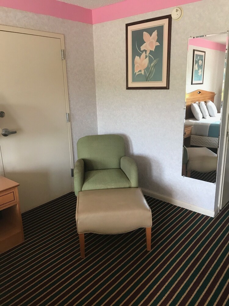 Budget Inn Timmonsville - photo 13