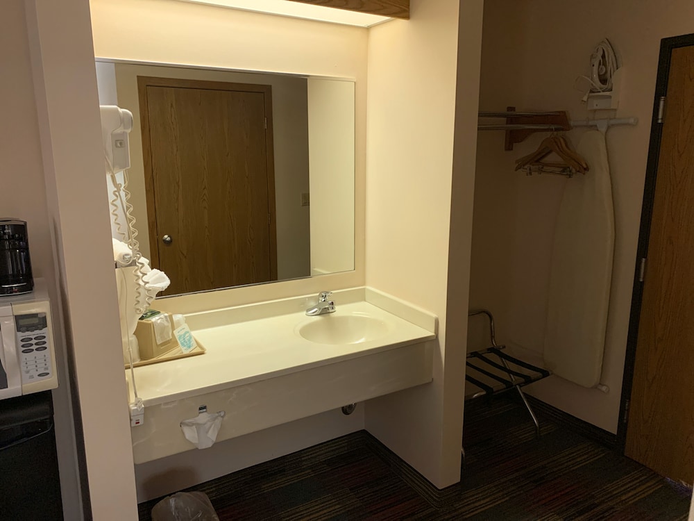 Budgetinn & Suites - photo 6