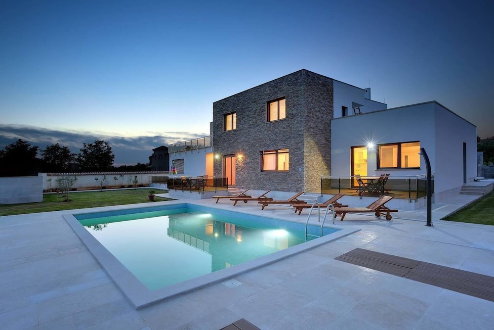 Villa Gigetto — 4-Star Luxury Hotel in Medulin, Croatia