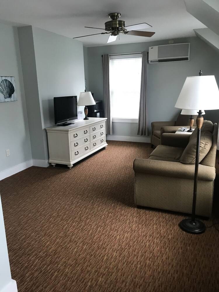 The Admiral's Inn Resort - photo 15