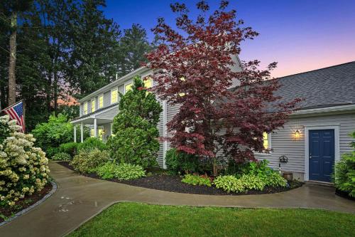 Golf & Coast Getaway 3BR Tranquil Retreat in Old Orchard Beach, United States