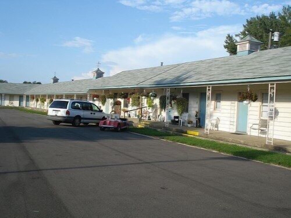 Theater Motel - photo 15