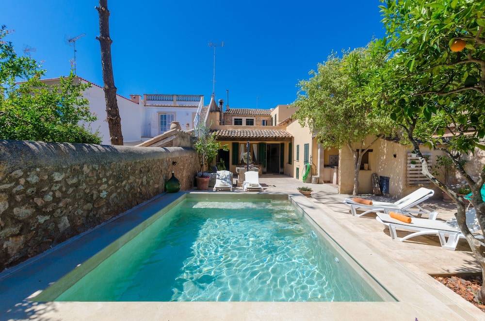 Can Mora in Campos With 3 Bedrooms and 2 Bathrooms