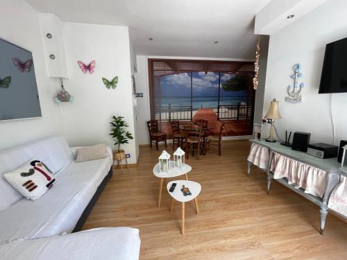 Casa di Roberta — 4-Star Luxury Hotel in Fiumicino-Isola Sacra, Italy