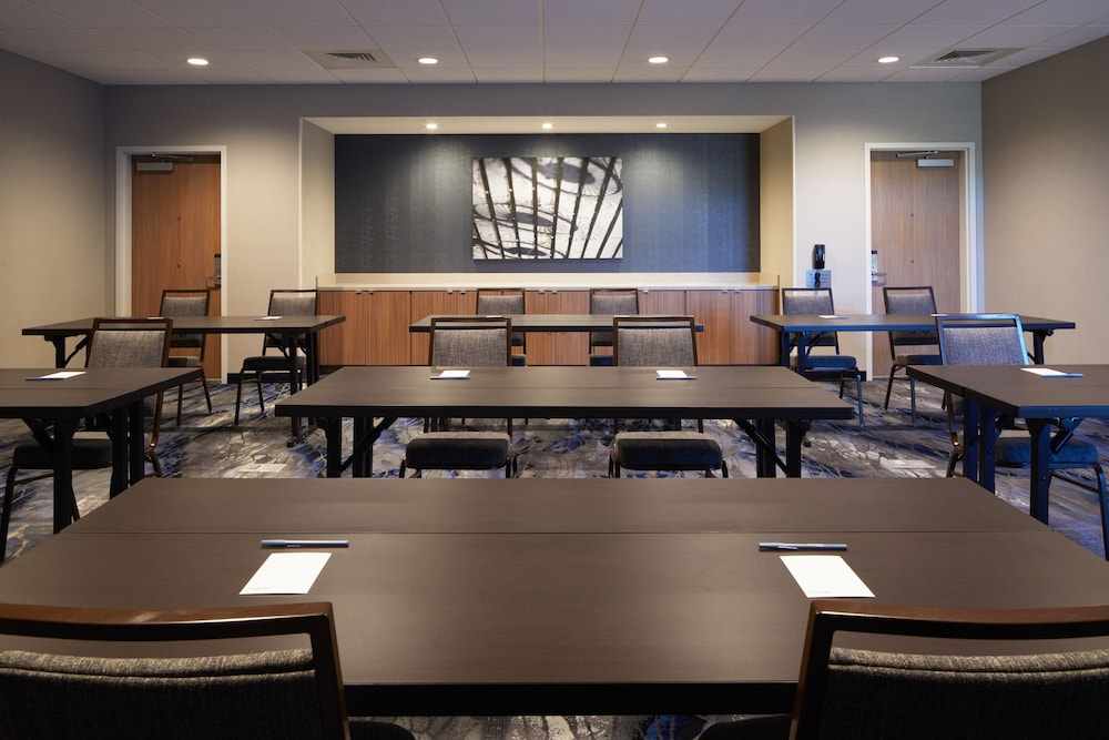 Fairfield Inn & Suites by Marriott Palmdale West - photo 34