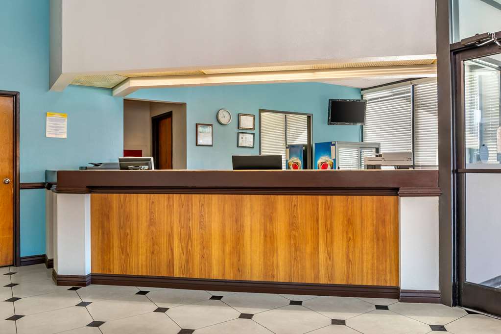Days Inn & Suites by Wyndham Rocky Mount Golden East - photo 7