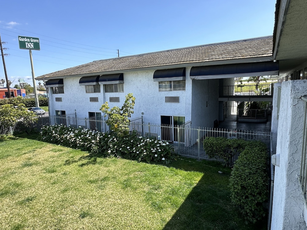 Garden Grove Inn - photo 12