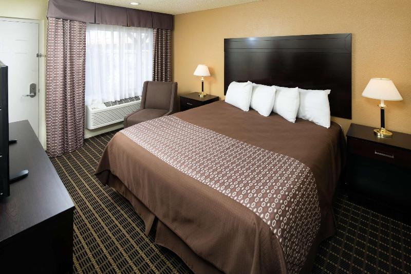 GuestPlace Inn & Suites - photo 13