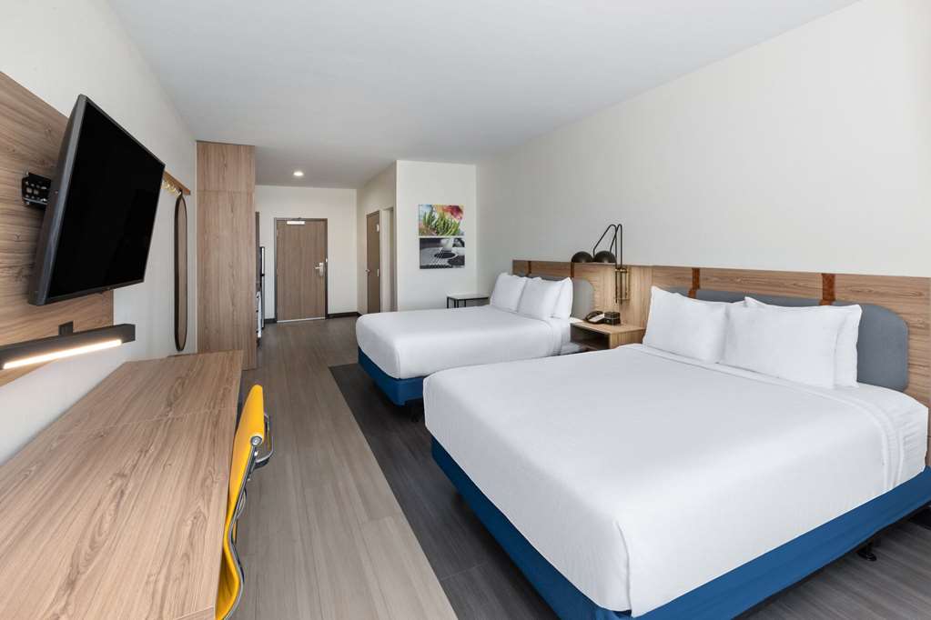 La Quinta Inn & Suites by Wyndham El Paso East Loop 375 - photo 38