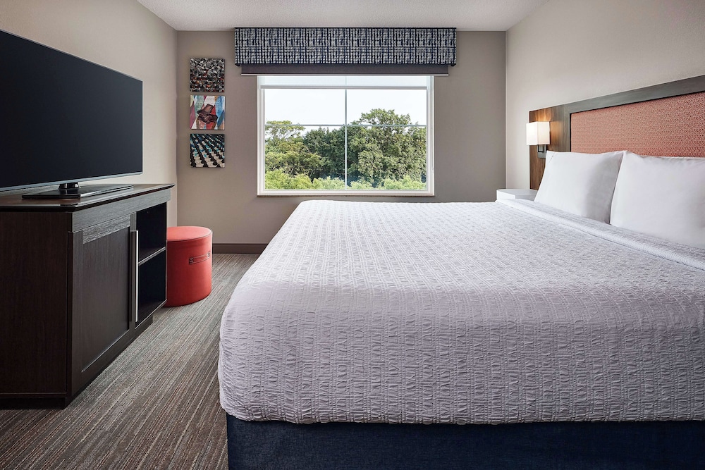 Hampton Inn & Suites Hershey Near The Park - photo 12