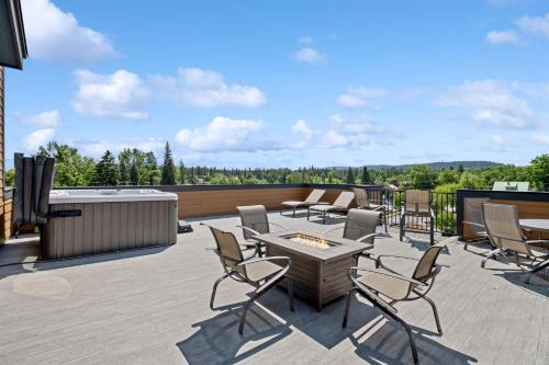 ViewTopia - carbon neutral hotel in Whitefish