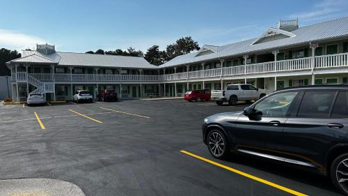 Key West Inn Chatsworth - photo 23