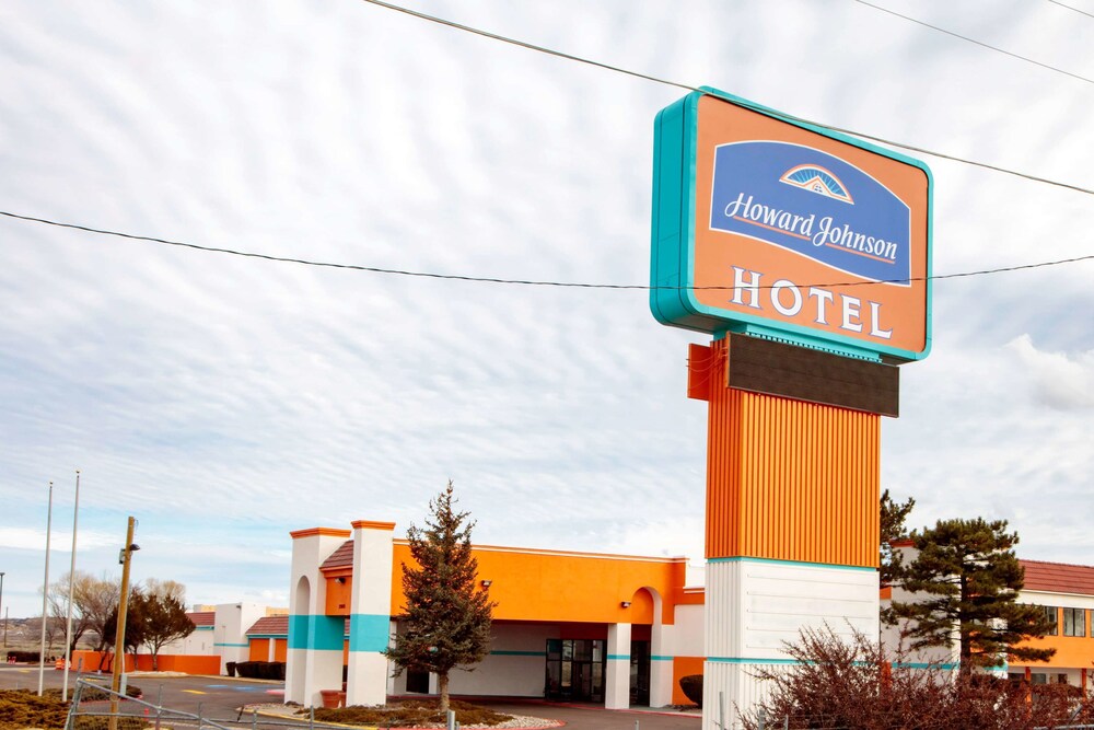 Howard Johnson by Wyndham Gallup - carbon neutral hotel in Gallup