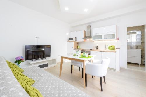 SB Apartment No 3