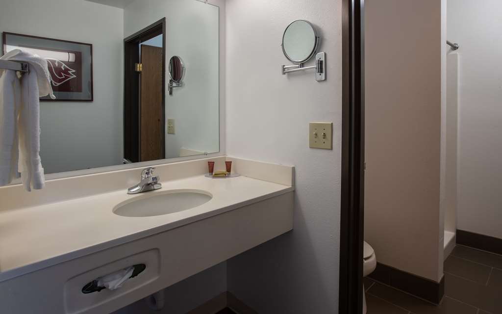 Coast Hilltop Inn - photo 15
