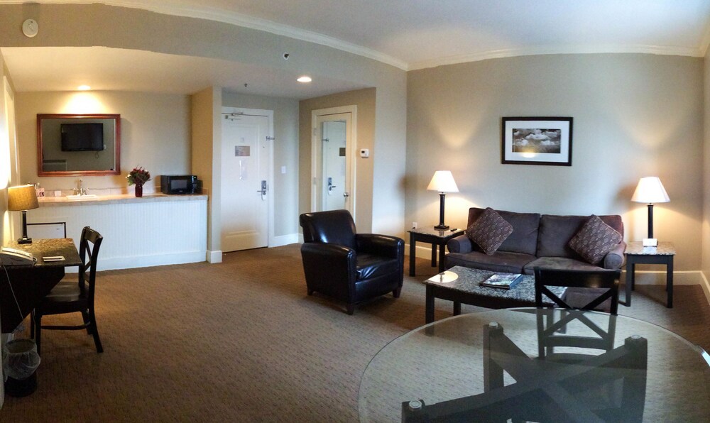 The Eldridge Hotel - photo 29