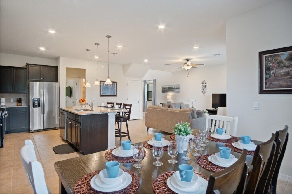 Spacious 5Bd Pool Hm w Spa Wifi solterra Resort - photo 11