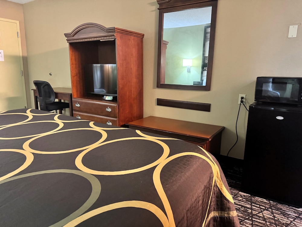 Super 8 by Wyndham Hattiesburg North University Area - photo 12