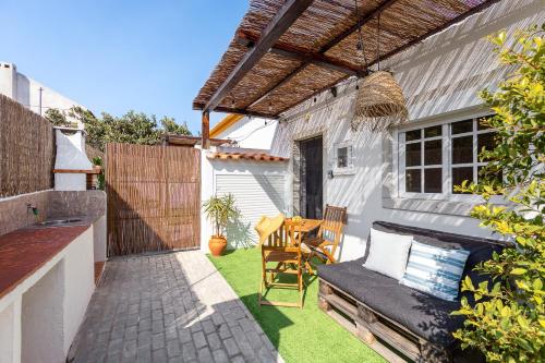 Sesimbra Cozy House Bbq & Terrace Mada House's — 4-Star Luxury Hotel in Sesimbra, Portugal