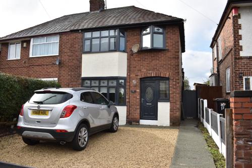Newfield House — 4-Star Luxury Hotel in Crewe, United Kingdom