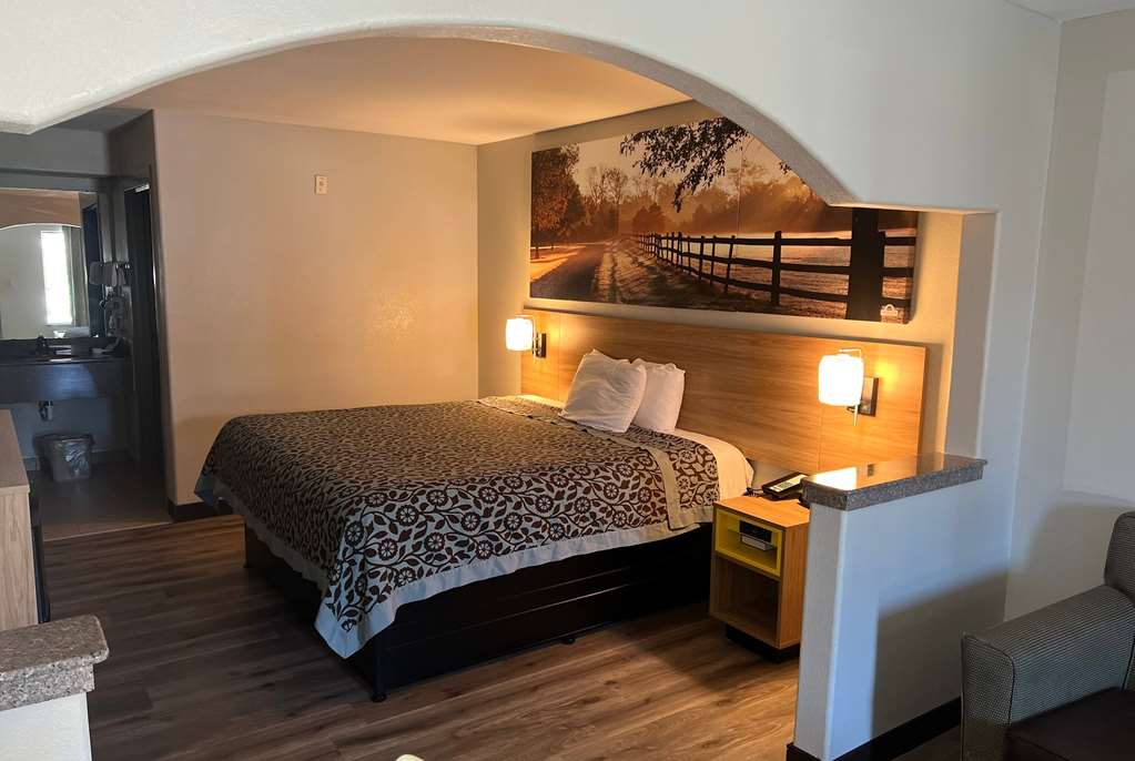 Days Inn & Suites by Wyndham Opelousas - photo 6