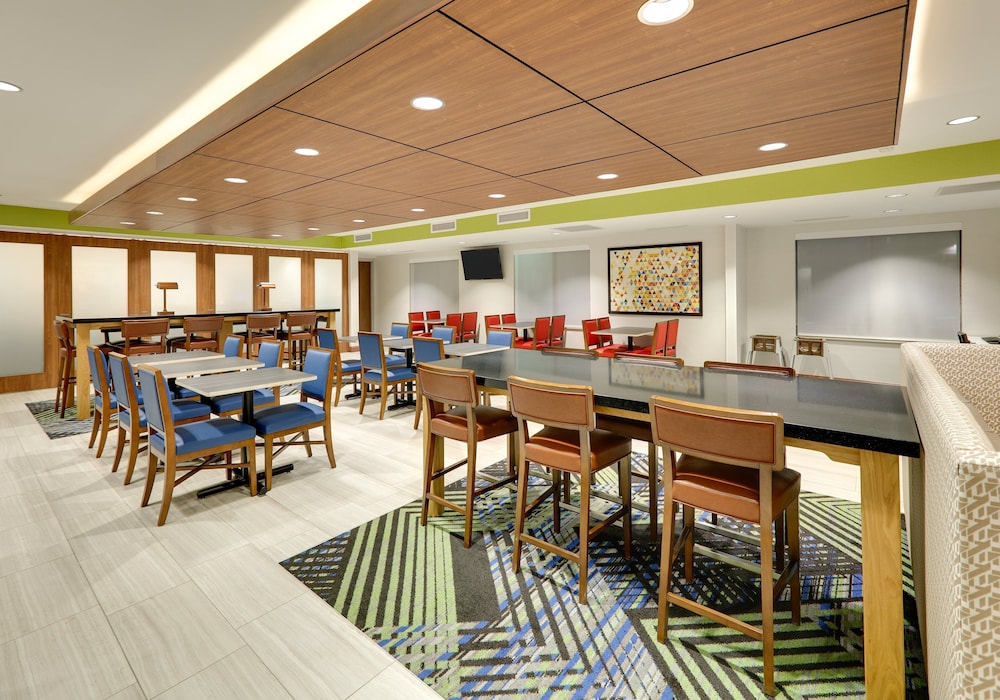 Holiday Inn Express Mitchell by IHG - photo 24
