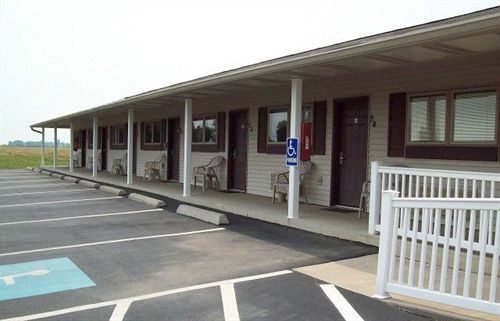 The Plaza Motel - photo 7