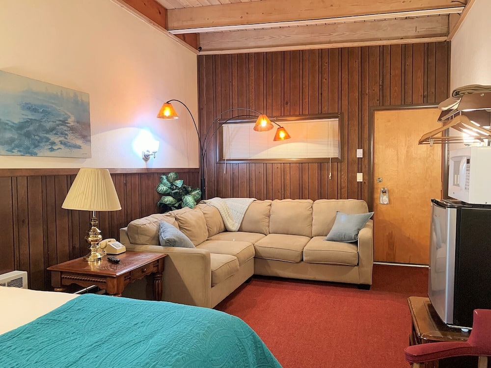 Breakers Boutique Inn - photo 46
