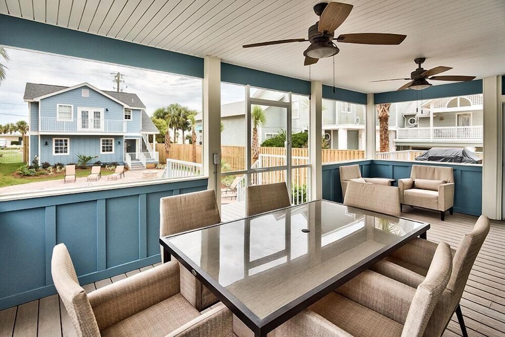 Bottoms Up 7 Bedroom Holiday Home by Five Star Properties — 4-Star Luxury Hotel in Destin, United States