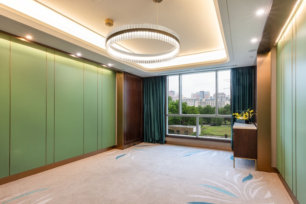 Blossom Hotel Houston Curio Collection by Hilton - photo 101