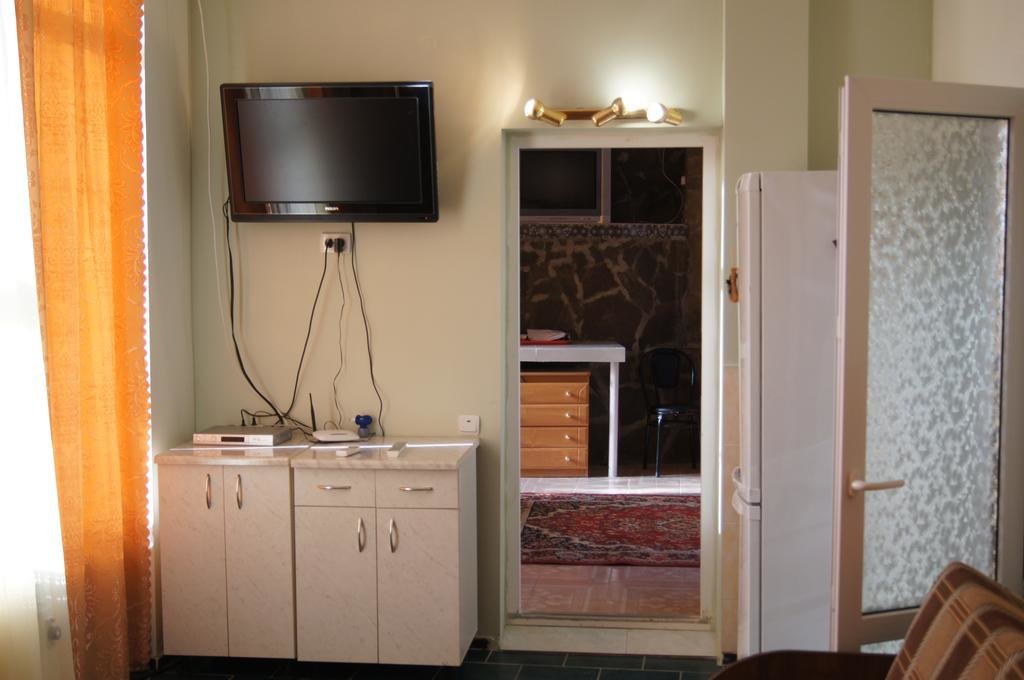 Yakht Klub Mini Hotel — Yalta — photo 2