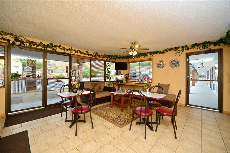Village Inn of Hardy - photo 18