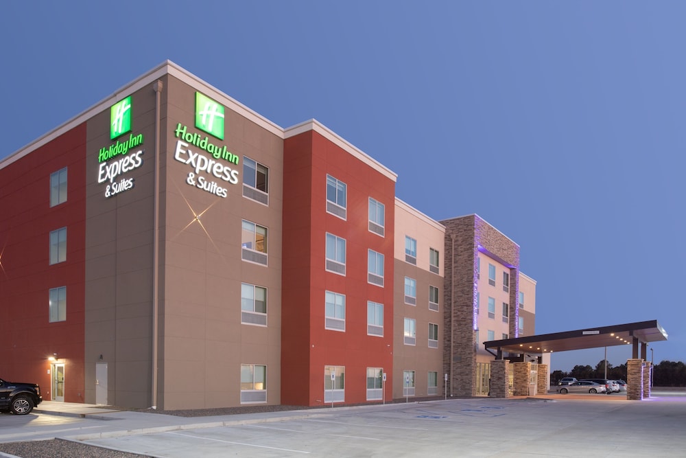 Holiday Inn Express & Suites Goodland I 70 an IHG hotel — hotel in Goodland