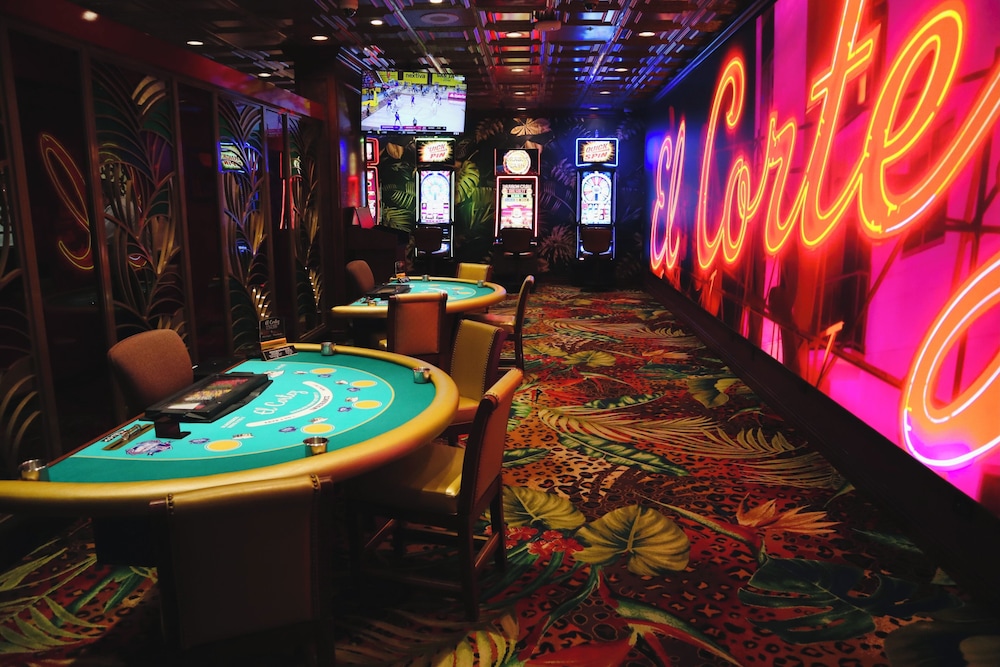 El Cortez Hotel and Casino 21 and Over - carbon neutral hotel in Las Vegas